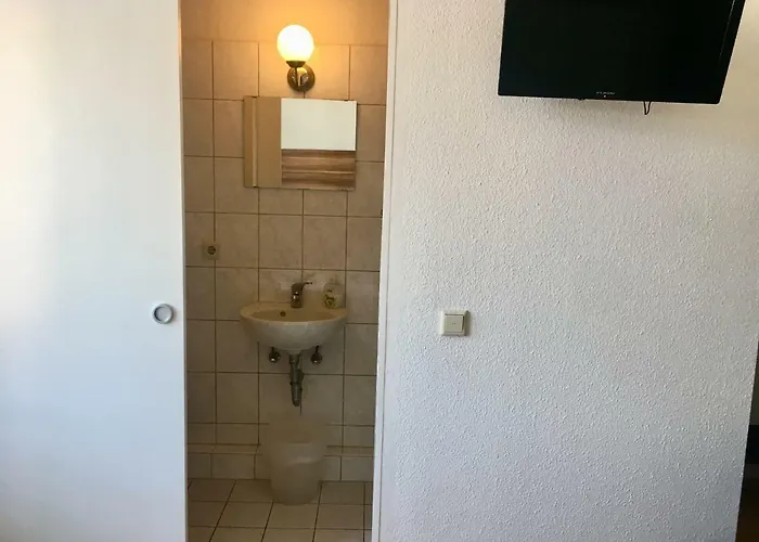 Pensión Akropolis 3*